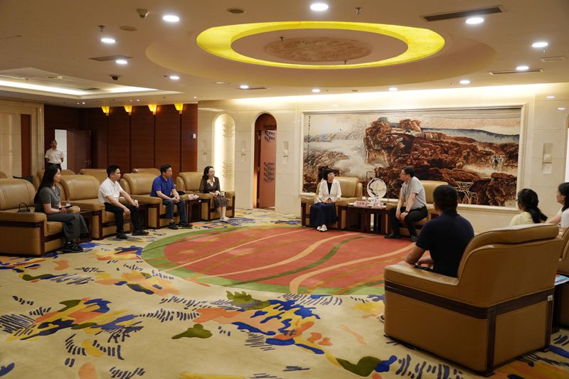 民進河南省直開明總支第三支部走進河南藝術中心開展文化交流活動